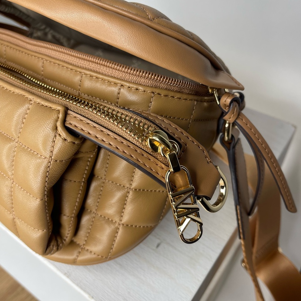 Michael Kors Slater Medium Leather Sling Pack Chain Messenger Travel Casual - Picture 12 of 12